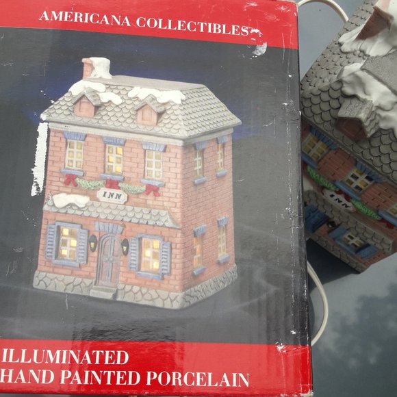 Lighted Christmas House NWT Hotel Inn Hand Painted Porcelain New in Box - Picture 9 of 16